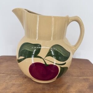 VTG Watt Pottery Apple Pitcher #17 Large 64oz Ice Lip Oven Ware USA - No Crazing